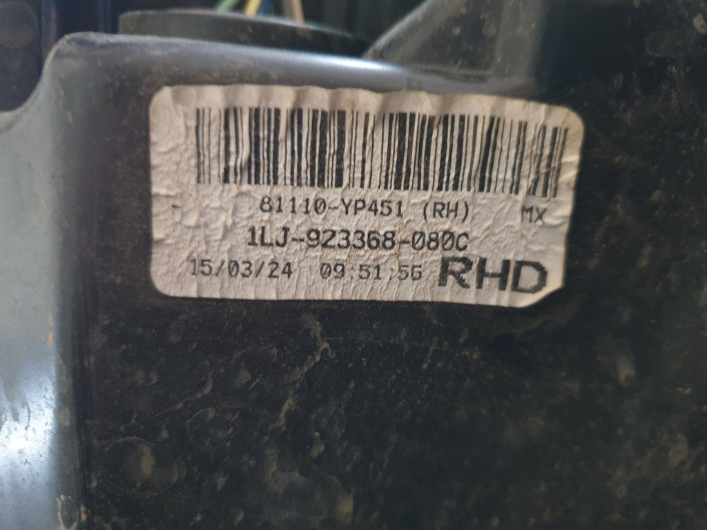 Toyota Hilux Right Headlight