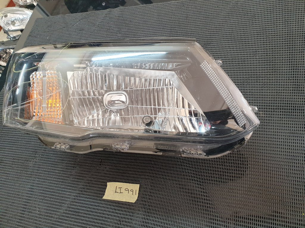 Mahindra XUV300 Right Headlight