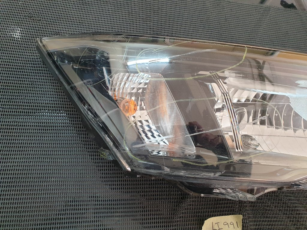 Mahindra XUV300 Right Headlight