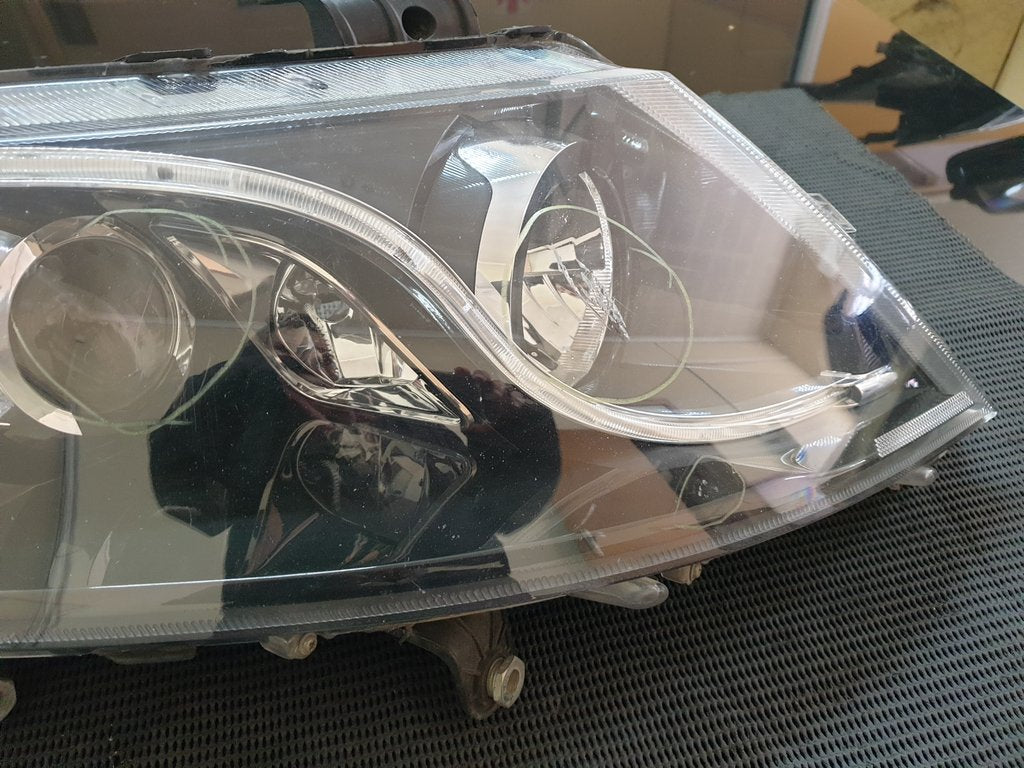 Mahindra XUV500 Right Headlight
