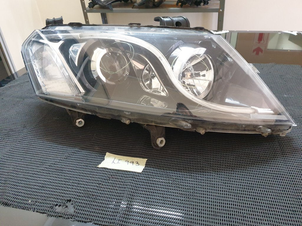 Mahindra XUV500 Right Headlight
