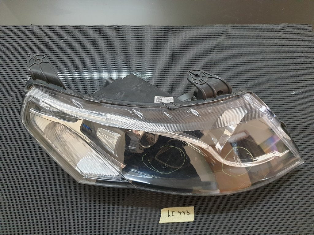 Mahindra XUV500 Right Headlight