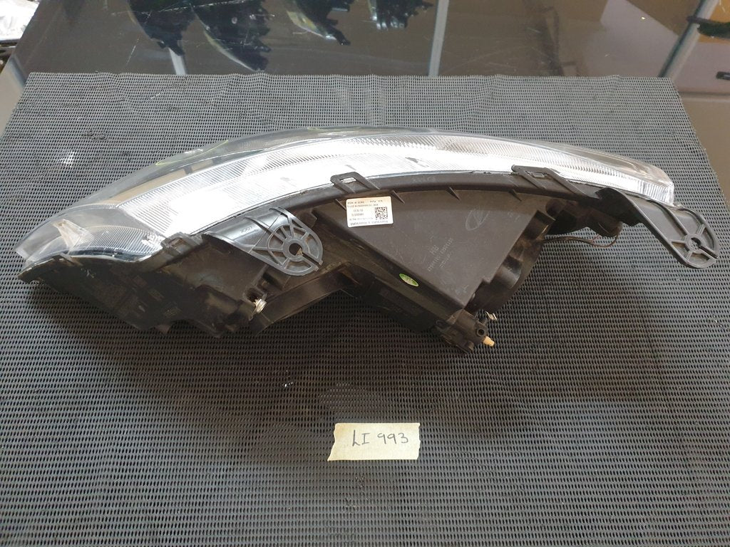 Mahindra XUV500 Right Headlight