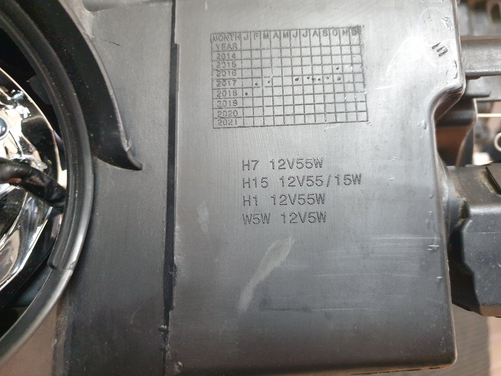 Mahindra XUV500 Right Headlight