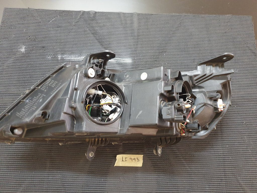 Mahindra XUV500 Right Headlight