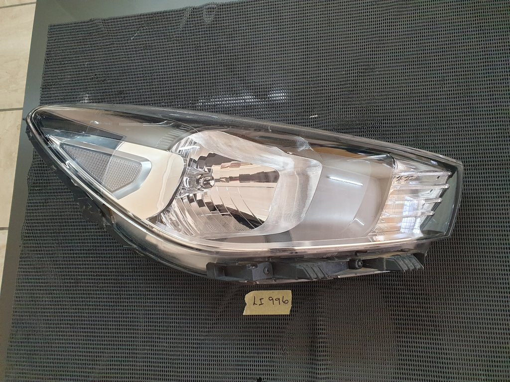 KIA Rio IV Right Headlight