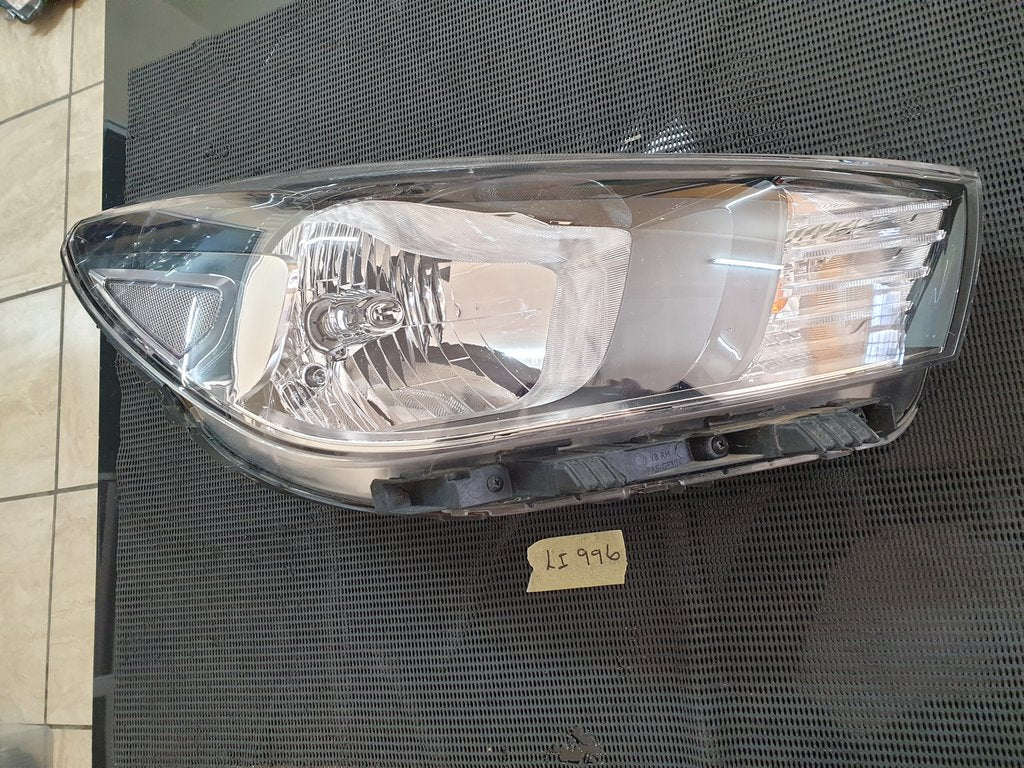 KIA Rio IV Right Headlight