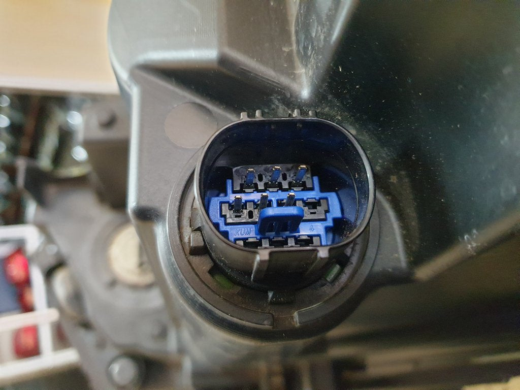 KIA Rio IV Right Headlight
