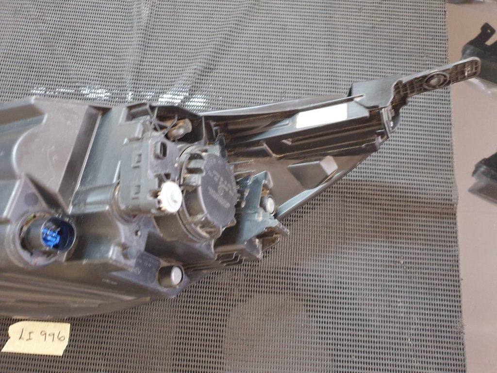 KIA Rio IV Right Headlight