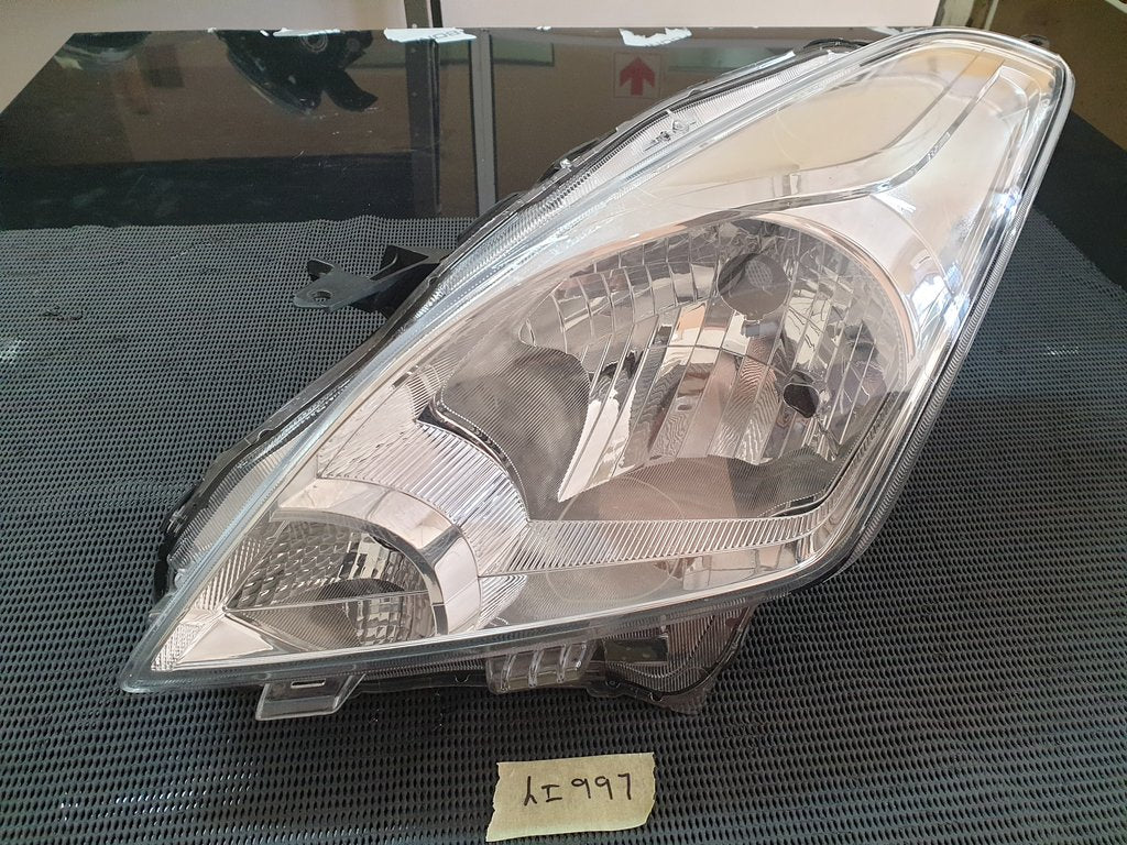 Toyota Starlet Suzuki Baleno Left Headlight