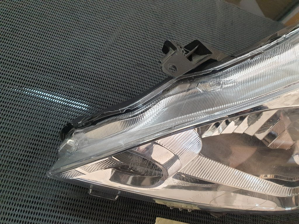 Toyota Starlet Suzuki Baleno Left Headlight