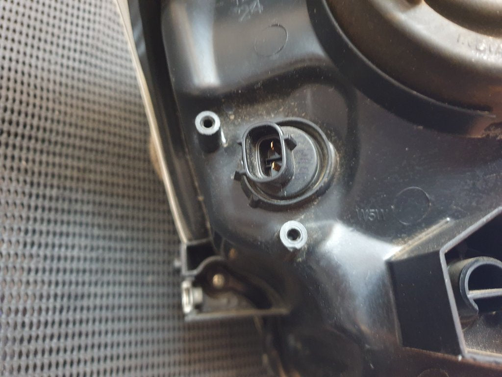 Toyota Starlet Suzuki Baleno Left Headlight