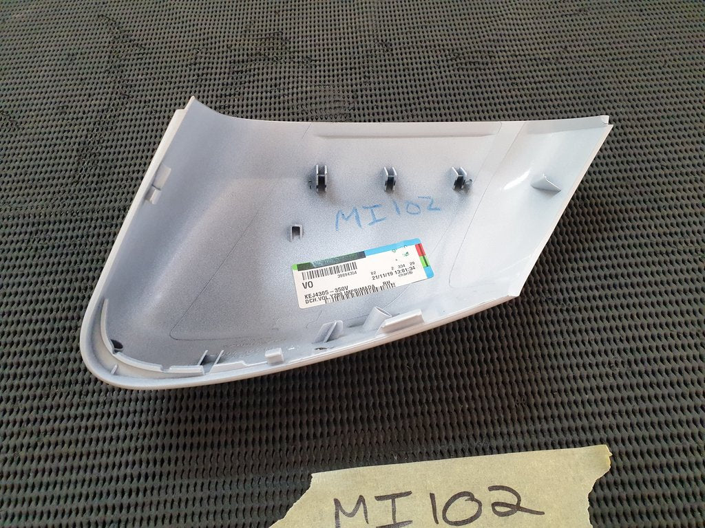 Volvo XC90 Right Outer Mirror Cover Mounting Flap