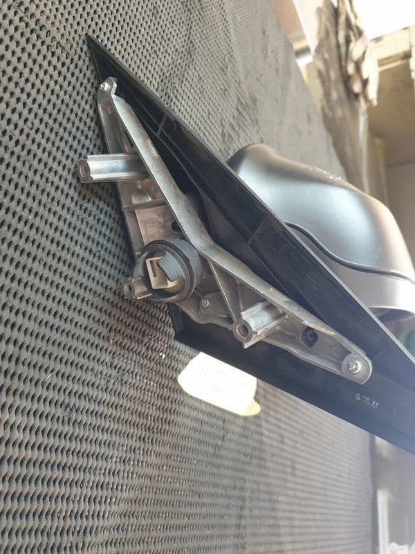 BMW 3 Series E90 E91 Right Outer Mirror Incomplete, No Lower Cover