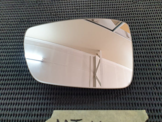 Volkswagen Polo IV Left Outer Mirror Glass