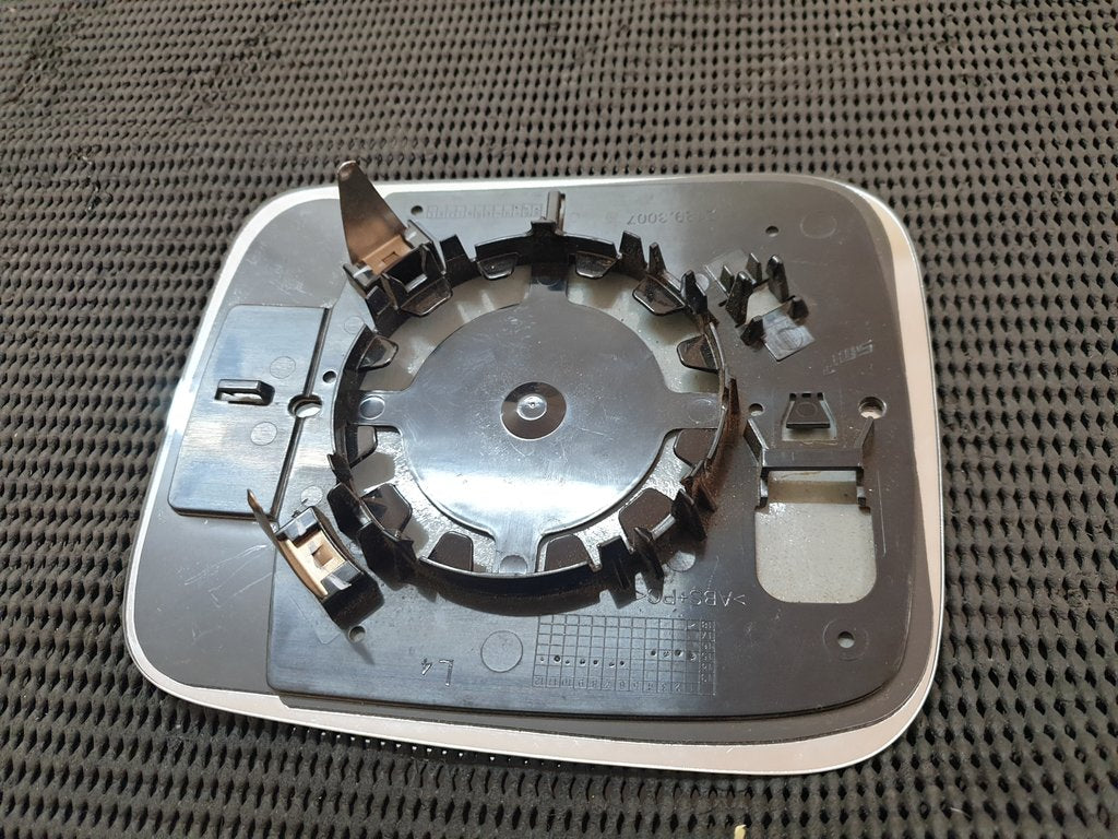 Jeep Renegade Left Outer Mirror Glass