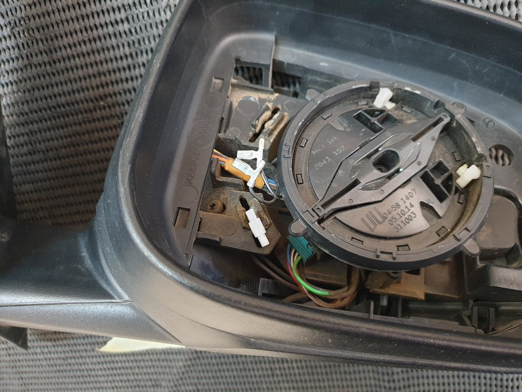 Volvo S60 2015 Right Outer Mirror Incomplete , No Glass, No cover