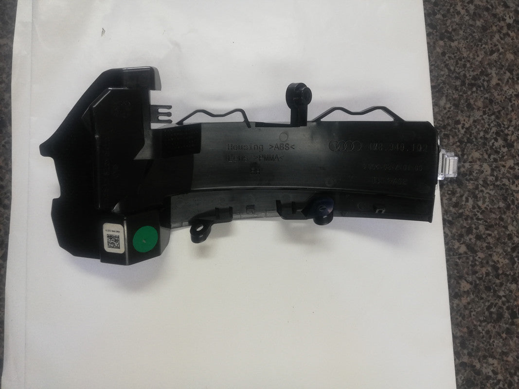 Audi Q8 RSQ8 2021 Right Outer Mirror Indicator Light
