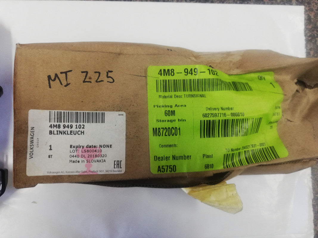 Audi Q8 RSQ8 2021 Right Outer Mirror Indicator Light