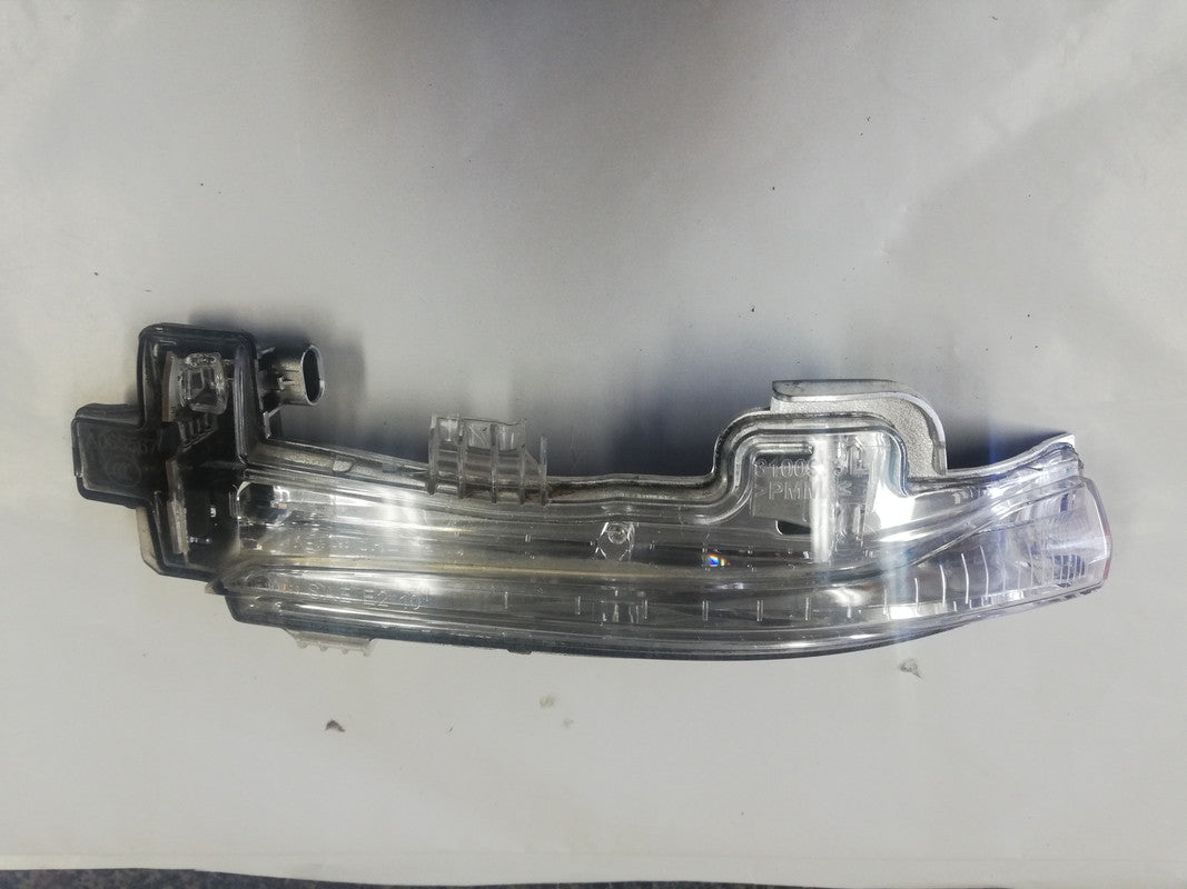 Volvo V60 2011 Left Outer Mirror Indicator Light