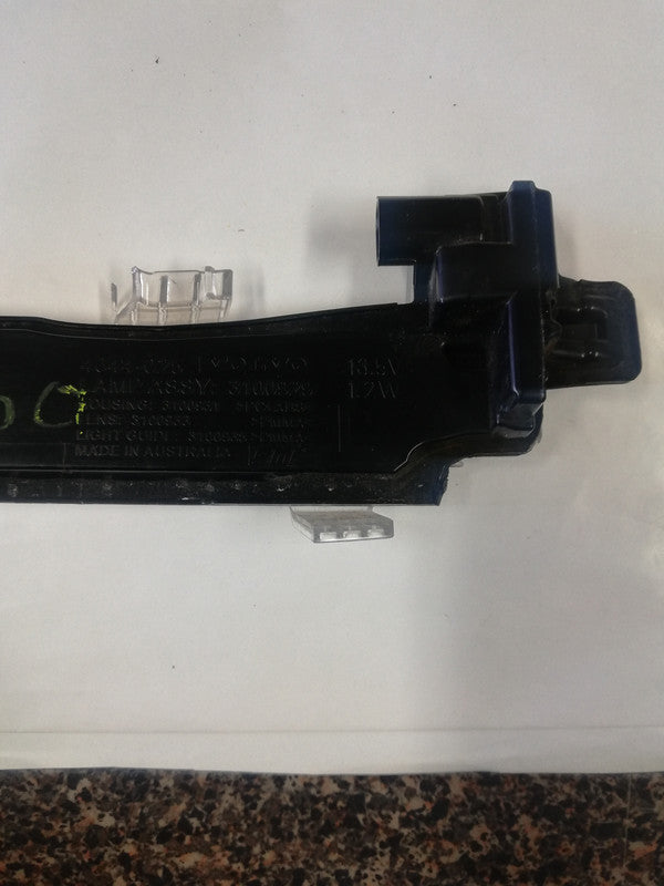 Volvo V60 2011 Left Outer Mirror Indicator Light