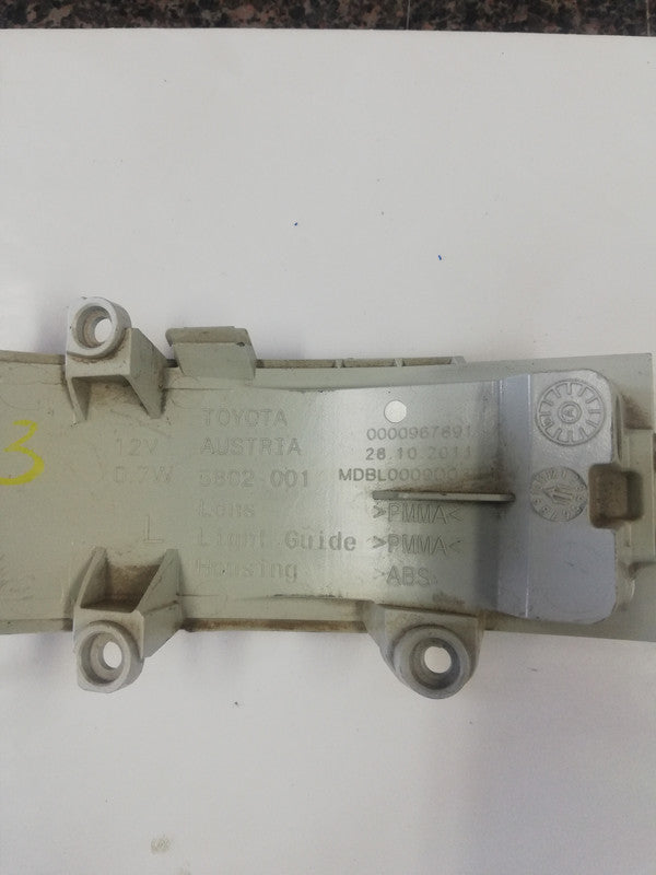 Toyota Corolla 2007, 2008, 2009, 2010 Left Outer Mirror Indicator Light