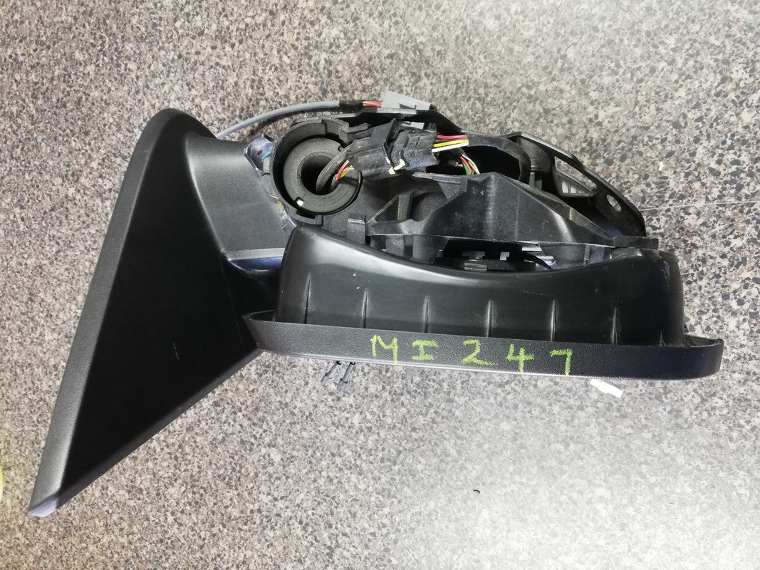 Renault Duster 2018, 2019 Right Incomplete Electric Door Mirror, No Glass, No Cover