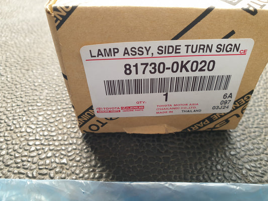 Original New Toyota Fortuner 2018 Right Outer Mirror Indicator Light