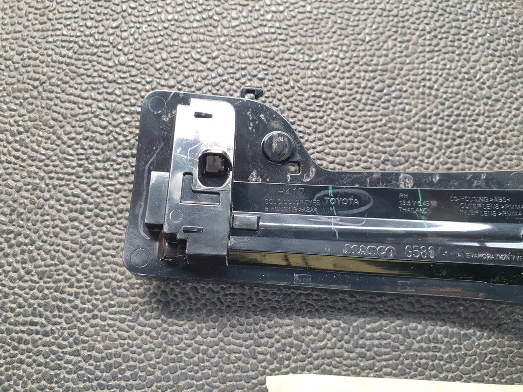 Toyota Fortuner 2018 Right Outer Mirror Indicator Light