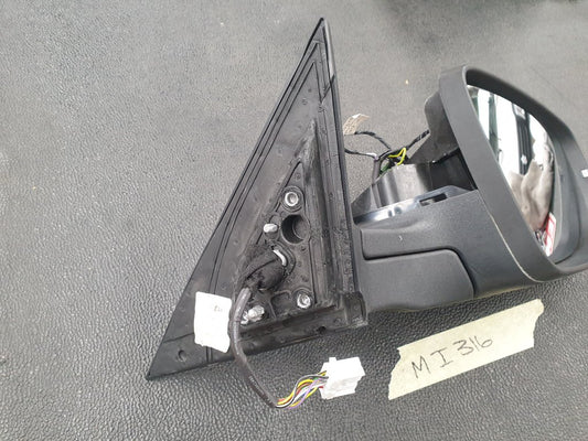 Chery Tiggo 7 Pro Right Outer Mirror Incomplete, Indicator, No Cover, Damage to Mirror Base