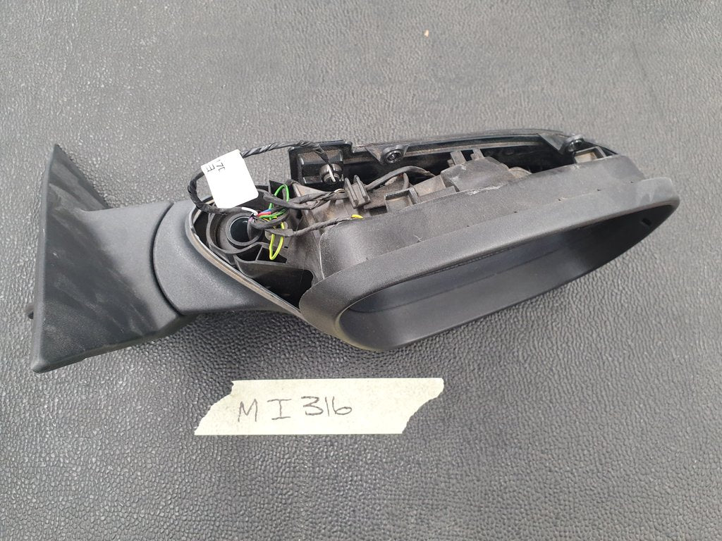 Chery Tiggo 7 Pro Right Outer Mirror Incomplete, Indicator, No Cover, Damage to Mirror Base