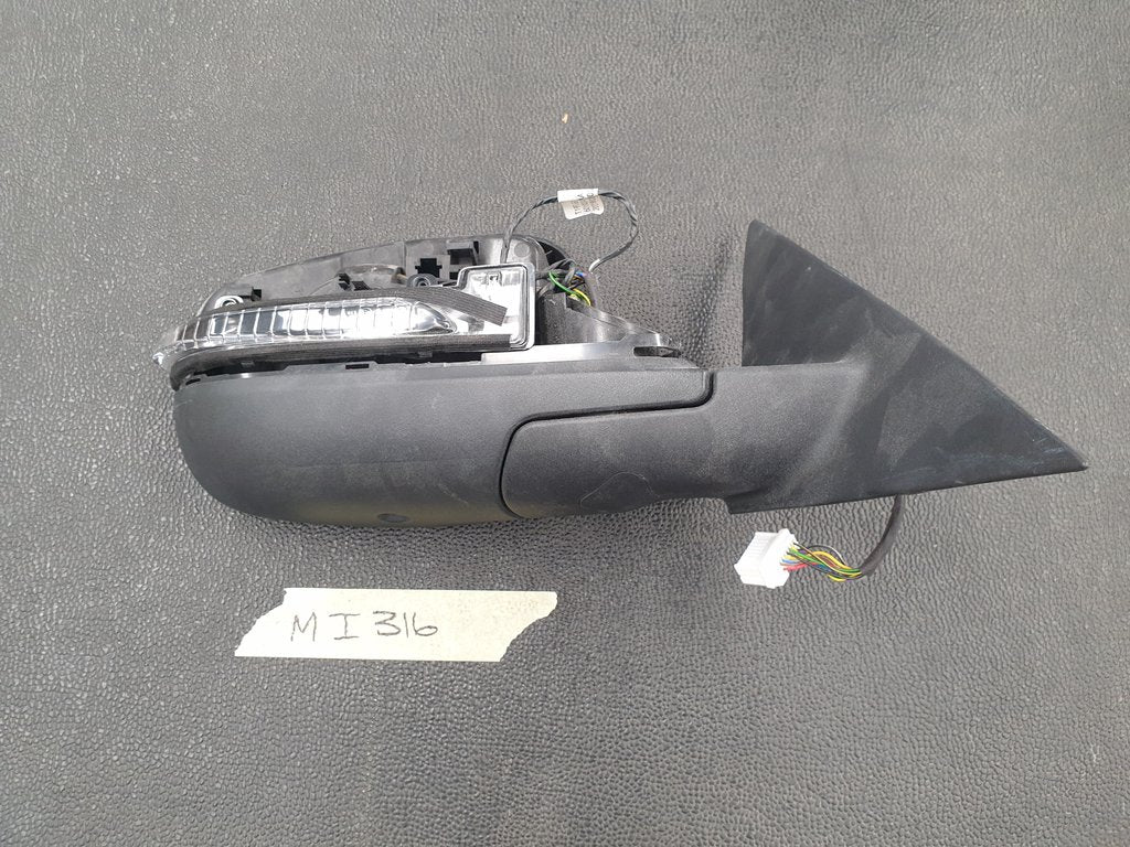 Chery Tiggo 7 Pro Right Outer Mirror Incomplete, Indicator, No Cover, Damage to Mirror Base