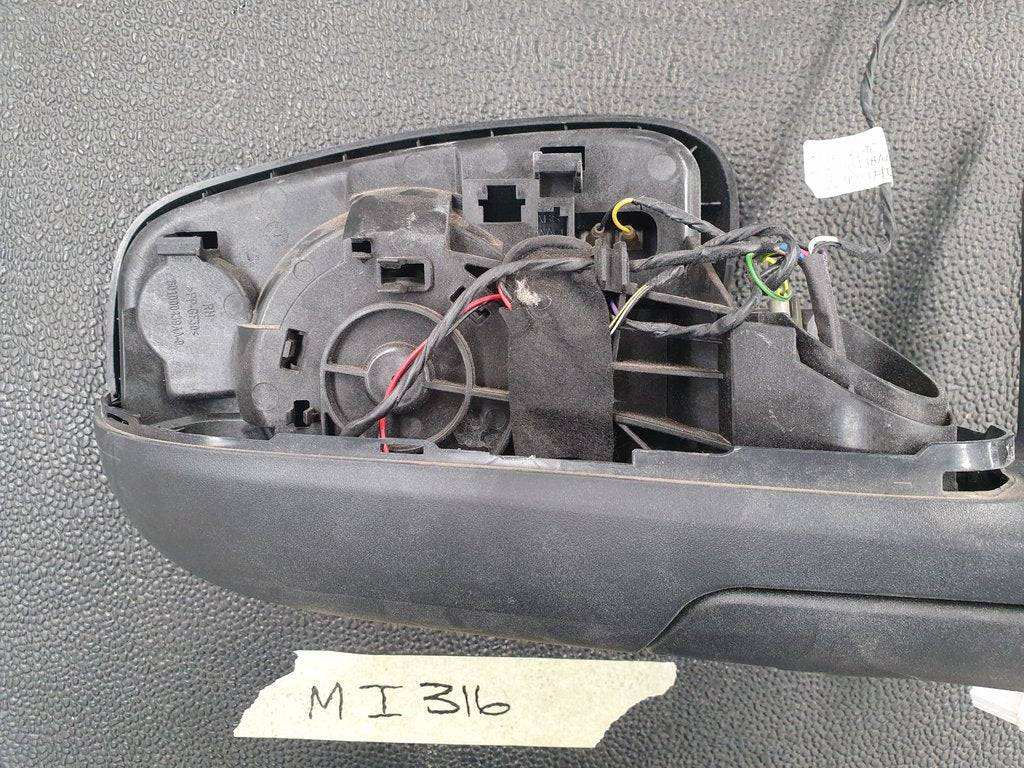 Chery Tiggo 7 Pro Right Outer Mirror Incomplete, Indicator, No Cover, Damage to Mirror Base