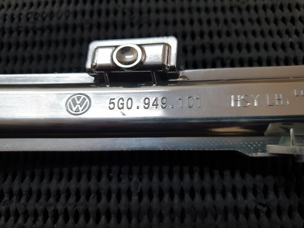 Volkswagen Golf VII 7 Left Outer Mirror Indicator Light