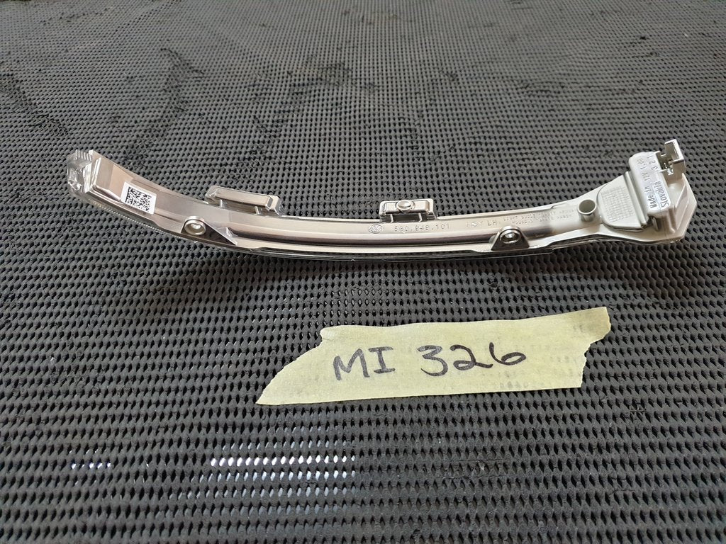 Volkswagen Golf VII 7 Left Outer Mirror Indicator Light