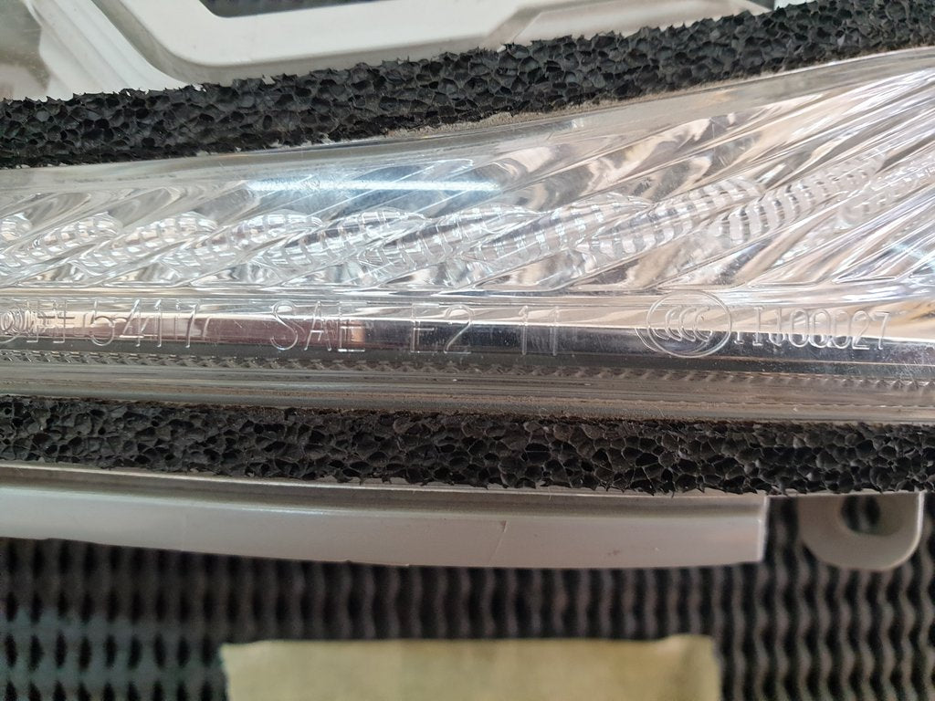 Nissan Infiniti Left Outer Mirror Indicator Light
