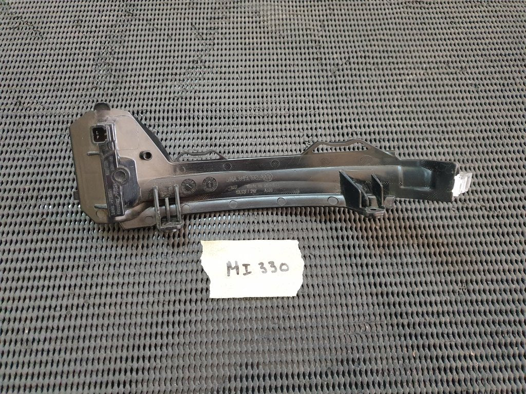 Volkswagen Tiguan Right Outer Mirror Indicator Light