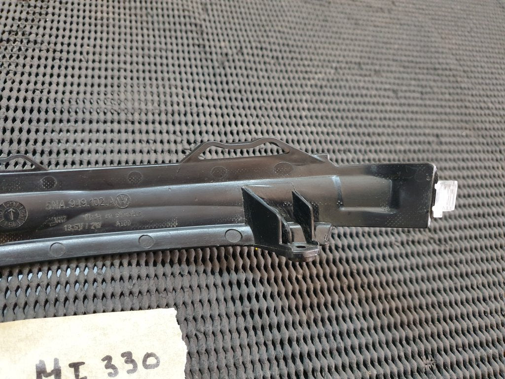 Volkswagen Tiguan Right Outer Mirror Indicator Light