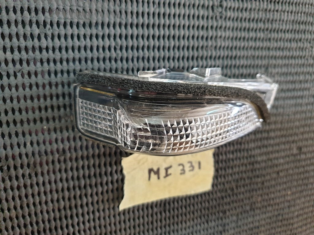 Toyota Corolla Right Outer Mirror Indicator Light