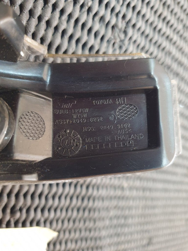 Toyota Corolla Right Outer Mirror Indicator Light