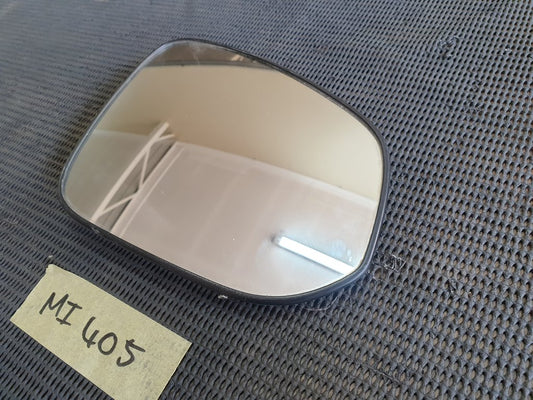 Toyota Hilux Right Outer Mirror Glass