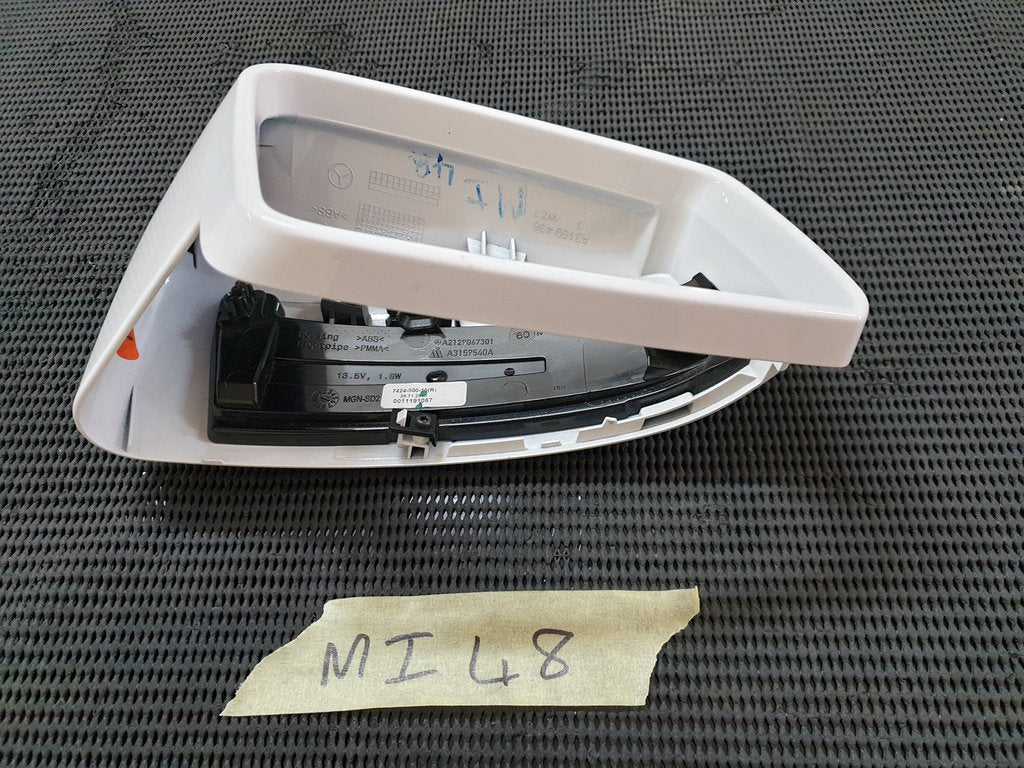 Mercedes-Benz C-Class E-Class W204 W212 Right Outer Mirror Cover and Indicator Light