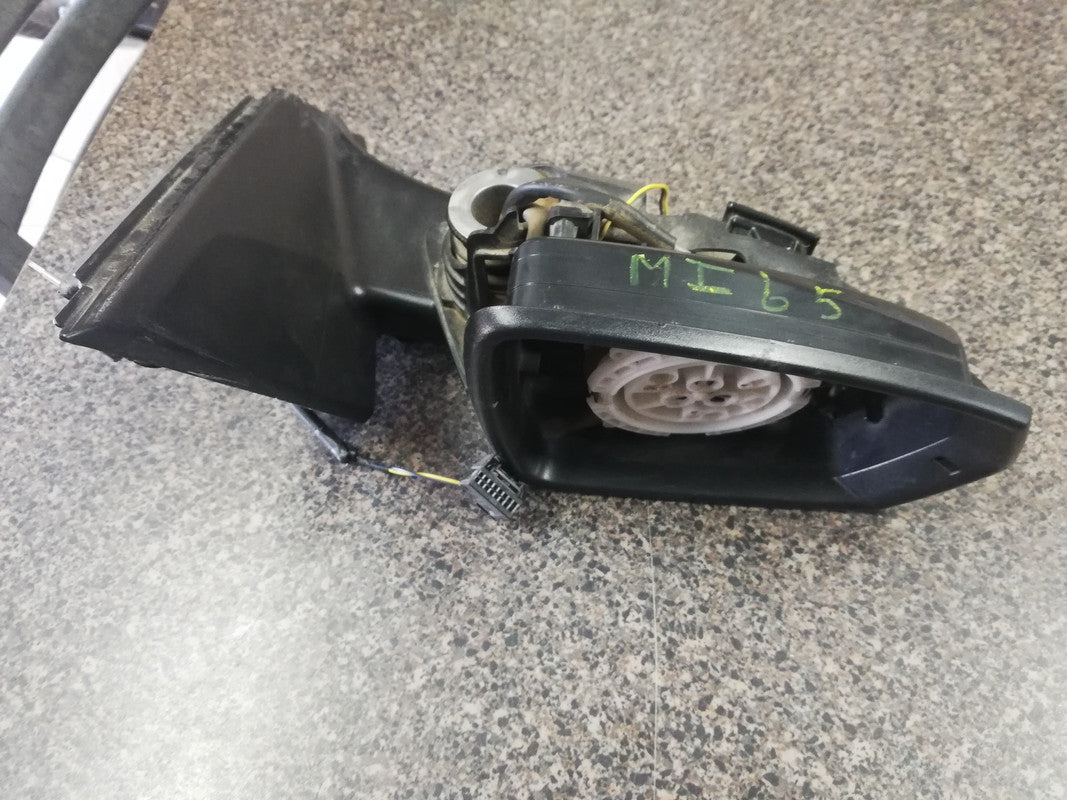 Volkswagen Polo Right Outer Electric Mirror Incomplete, With Indicator Light, No Cover, Mirror Glass