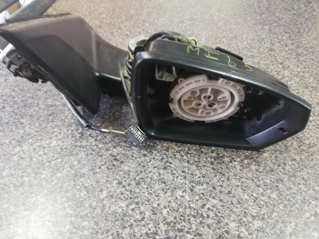 Volkswagen Polo Right Outer Electric Mirror Incomplete, With Indicator Light, No Cover, Mirror Glass