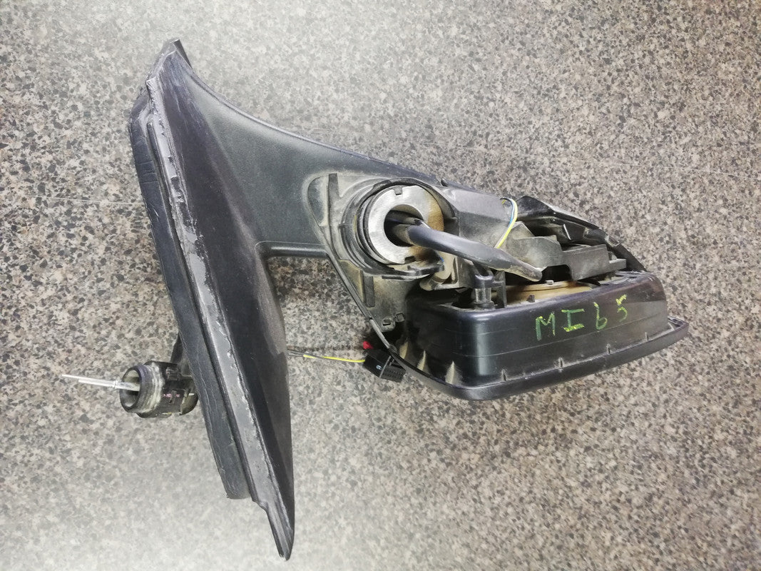 Volkswagen Polo Right Outer Electric Mirror Incomplete, With Indicator Light, No Cover, Mirror Glass