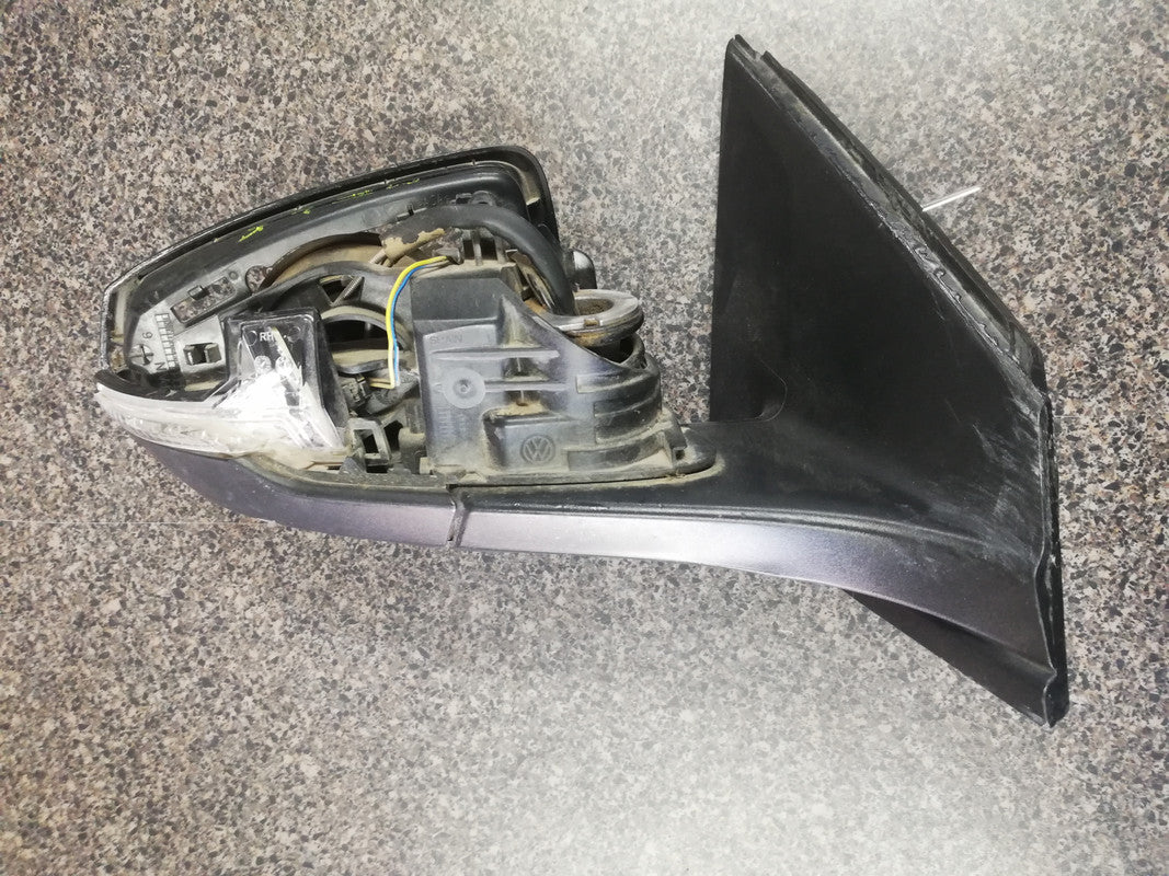 Volkswagen Polo Right Outer Electric Mirror Incomplete, With Indicator Light, No Cover, Mirror Glass