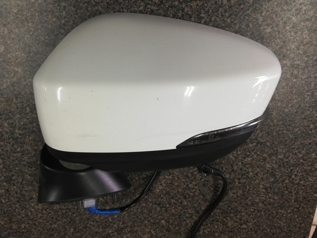 Mitsubishi Eclipse 2021 Left Outer Electric Mirror Complete, Broken At Base