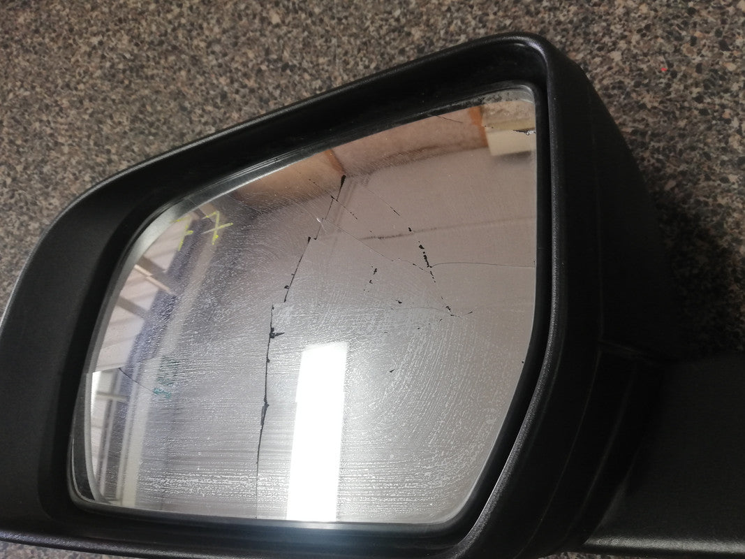Ford Ranger 2017 Left Outer Electric Mirror Incomplete, Broken Mirror Glass