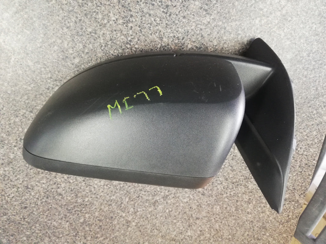 Ford Ranger 2017 Left Outer Electric Mirror Incomplete, Broken Mirror Glass