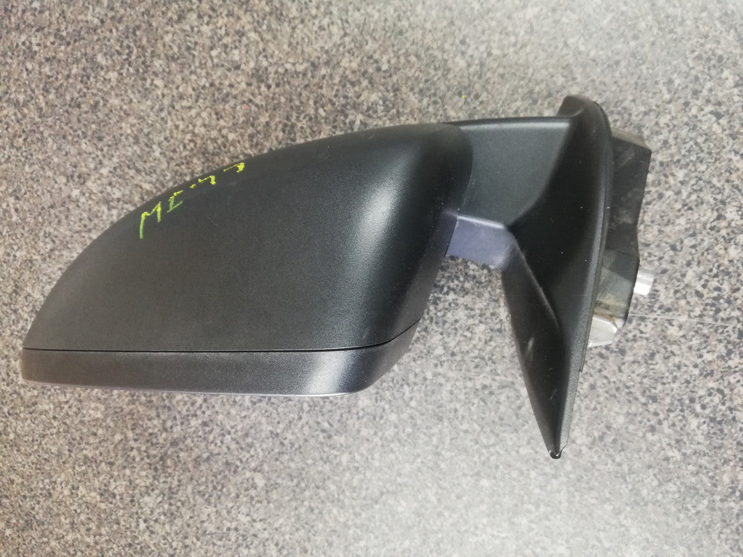 Ford Ranger 2017 Left Outer Electric Mirror Incomplete, Broken Mirror Glass